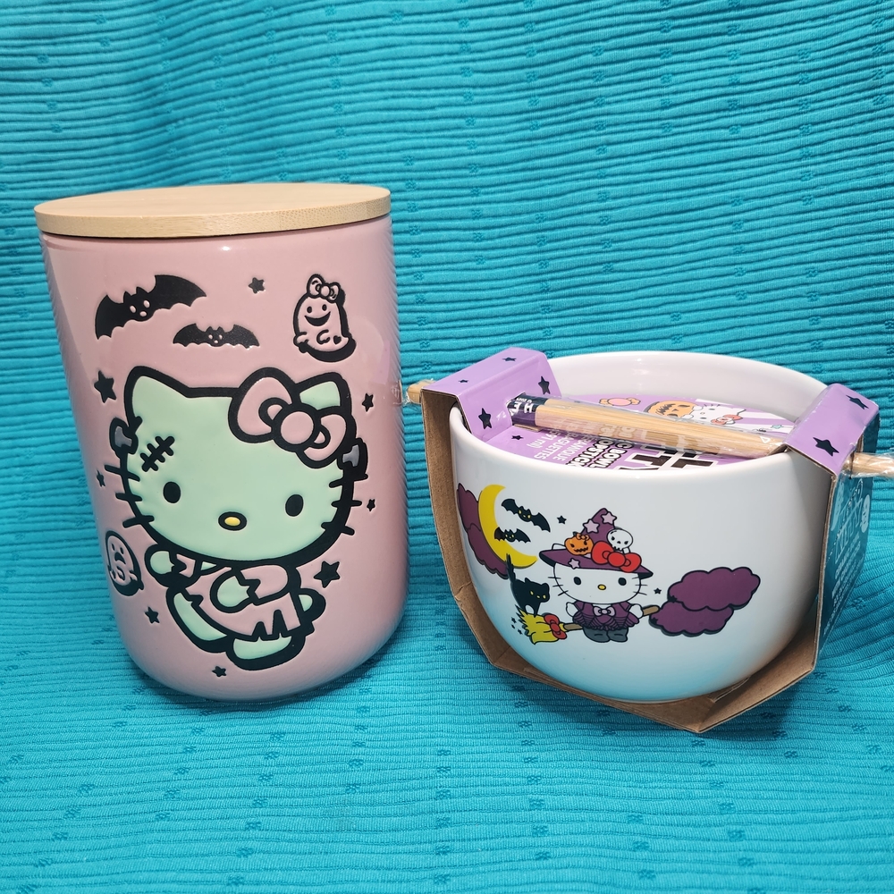 Hello Kitty Pink Container and White Chopstick Halloween Set